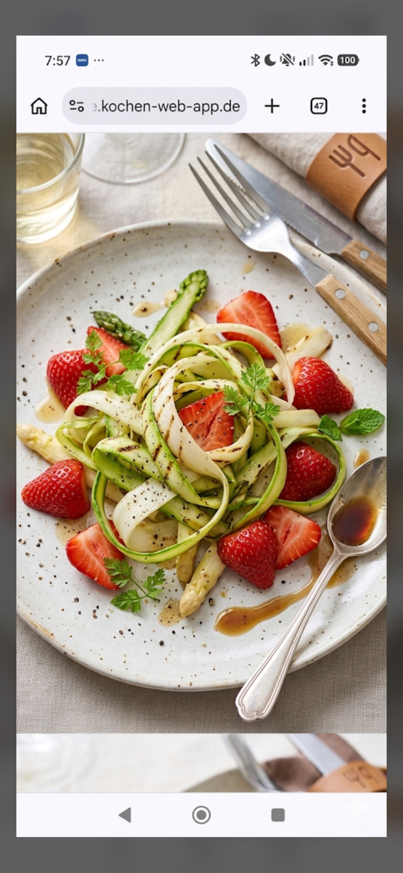 Spargelsalat mit Erdbeeren